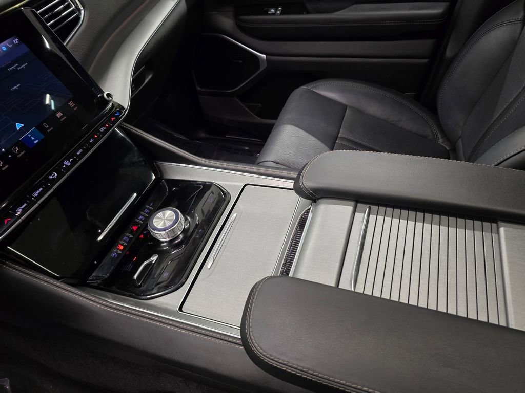 Used 2023 Jeep Wagoneer Series II image 25