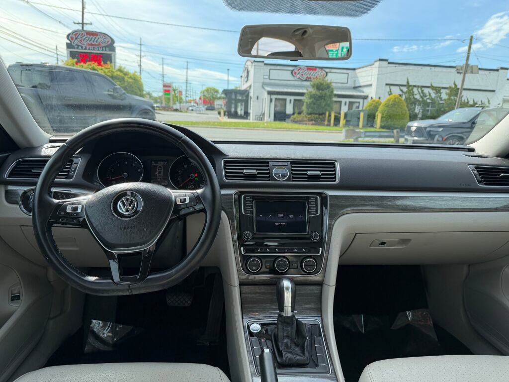 Used 2017 Volkswagen Passat 1.8T SE FWD image 19