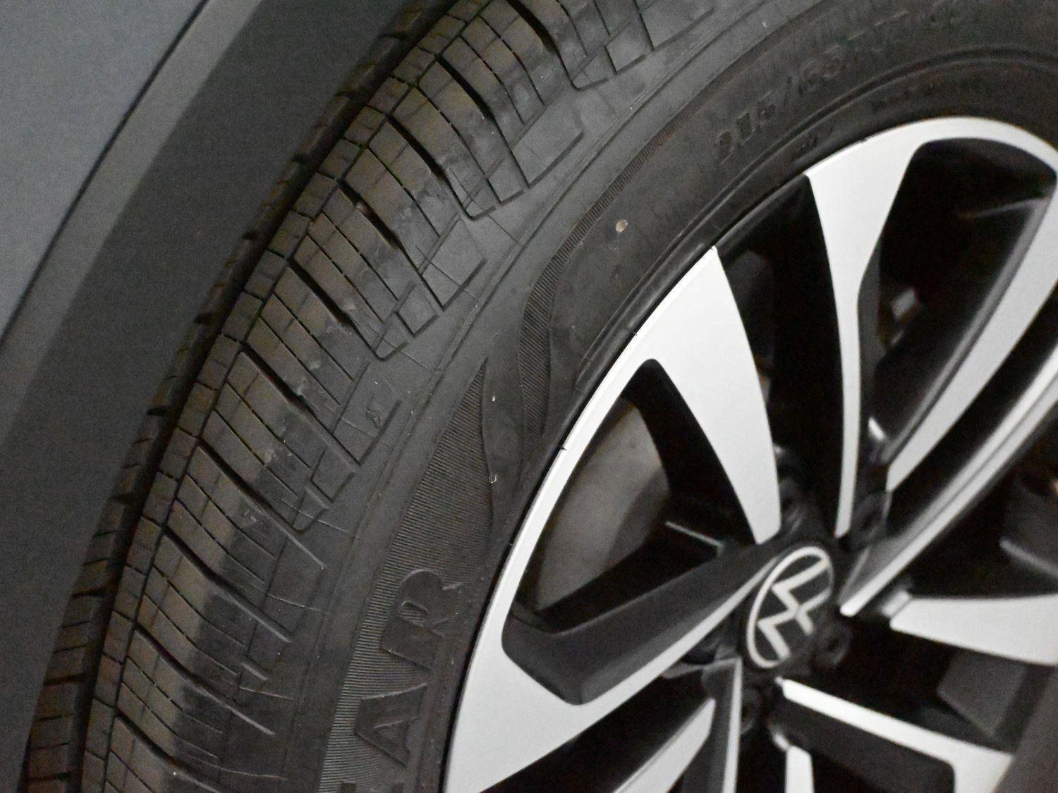 Used 2024 Volkswagen Tiguan S image 14