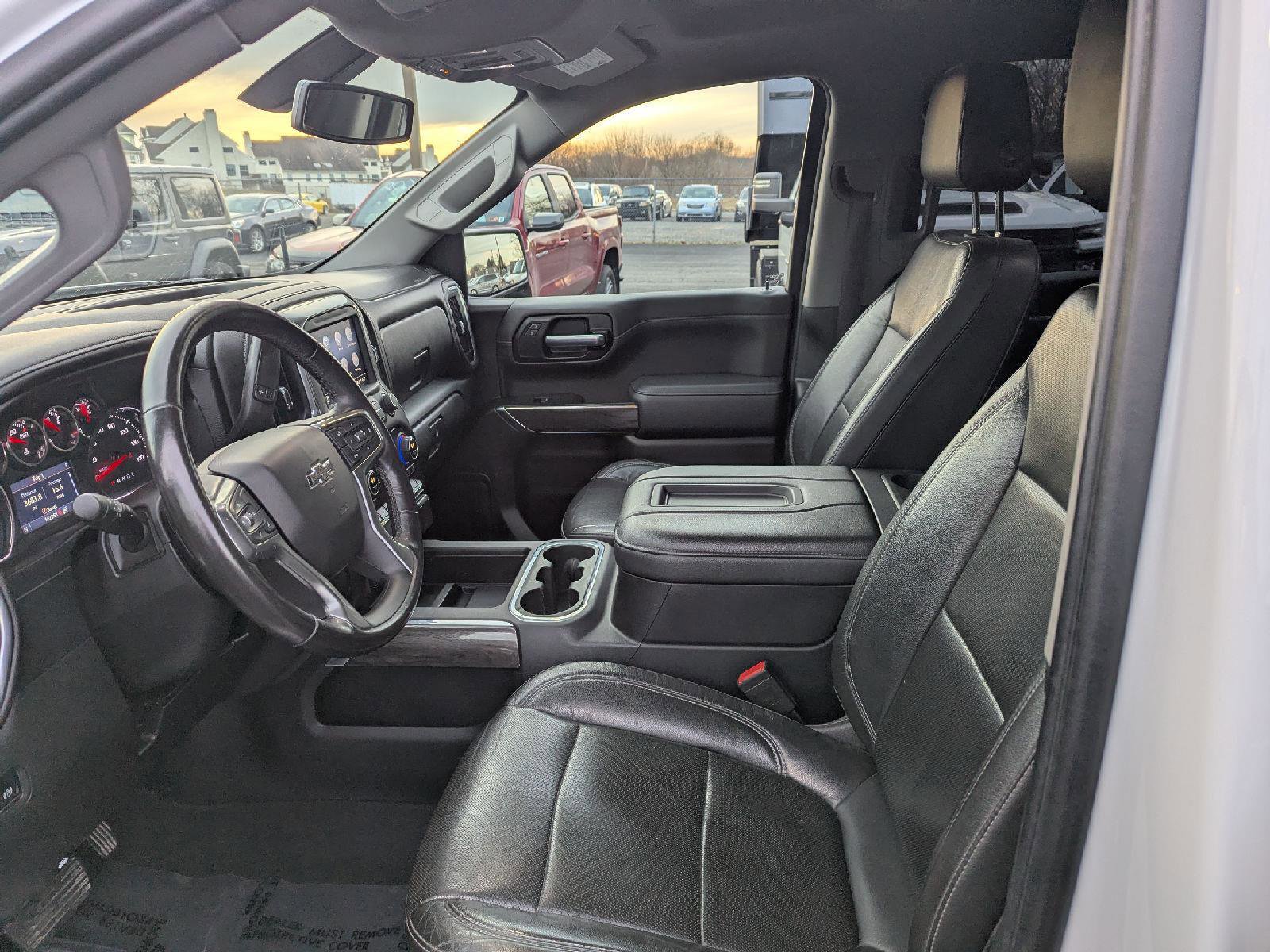 Used 2020 Chevrolet Silverado 1500 LTZ w/ LTZ Convenience Package image 28