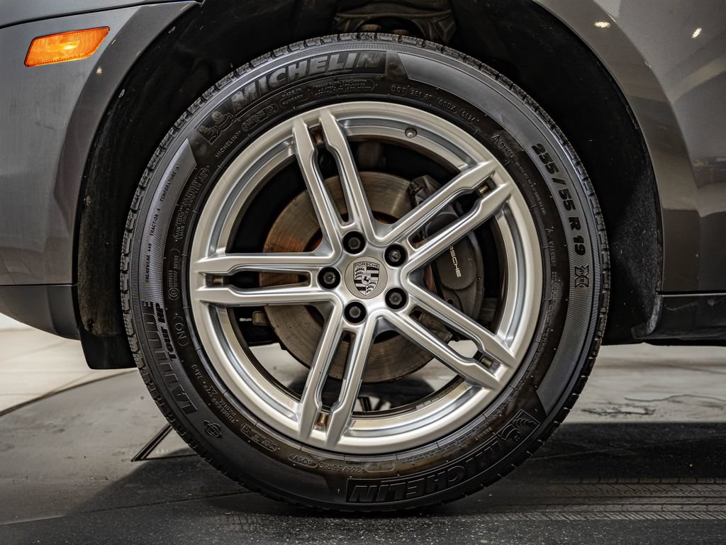 Used 2018 Porsche Macan AWD/4WD image 14