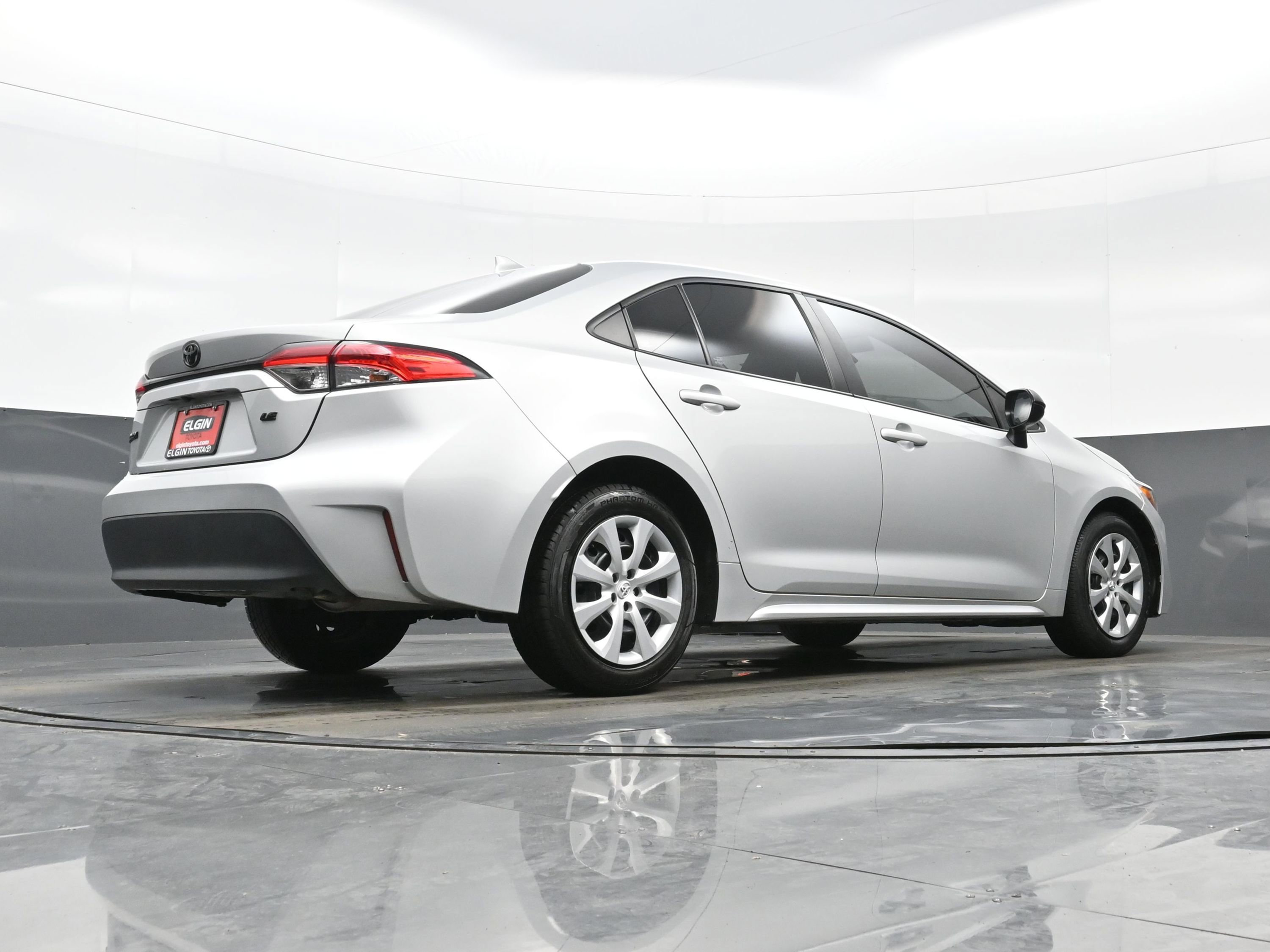 Used 2023 Toyota Corolla LE image 29