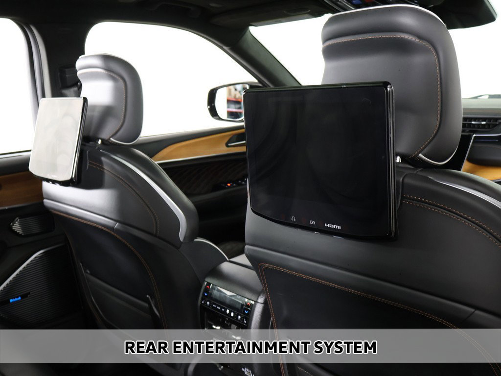 Used 2023 Jeep Grand Cherokee L Summit AWD/4WD image 6