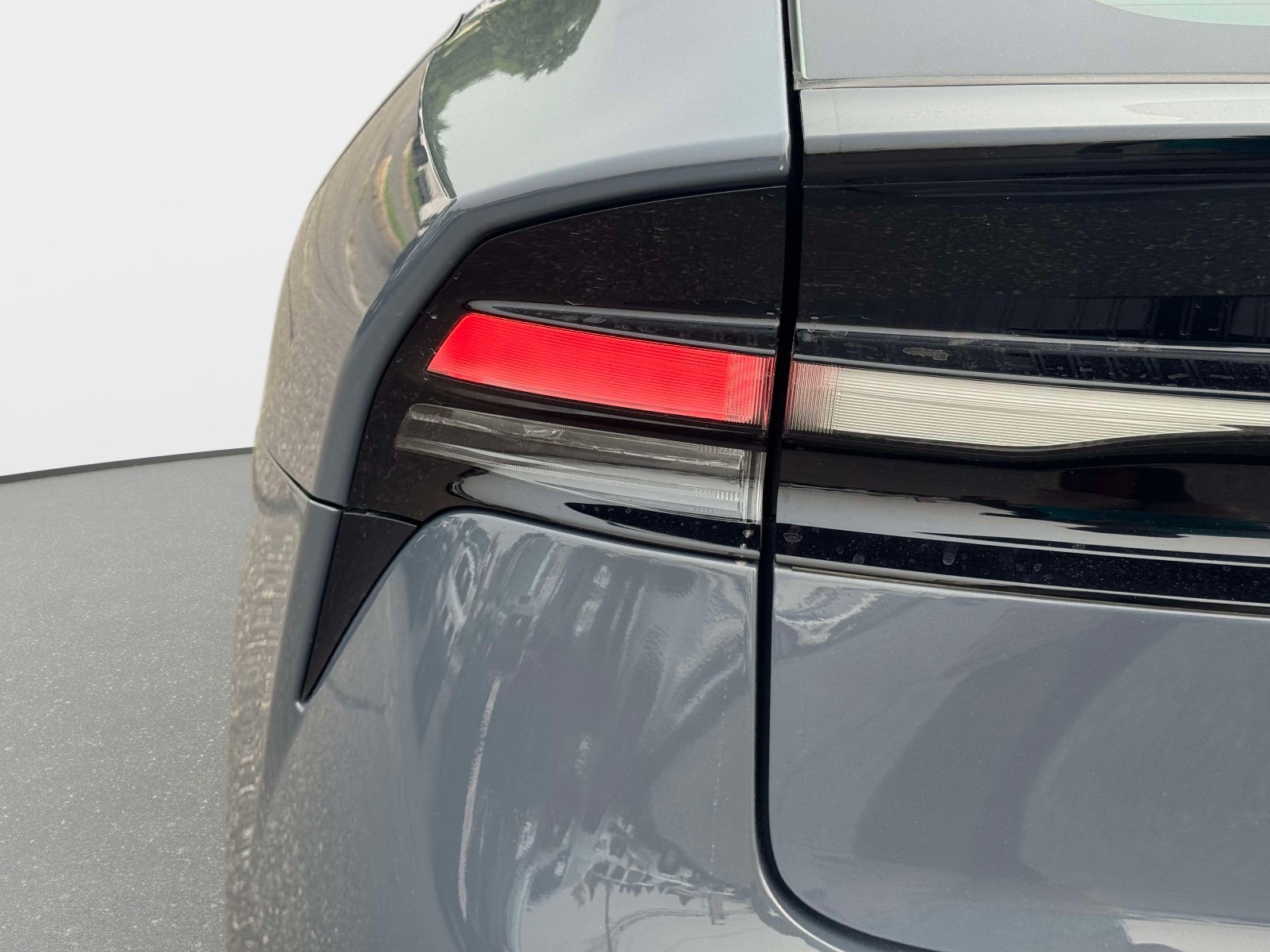 Certified 2024 Toyota Prius Prime FWD image 11