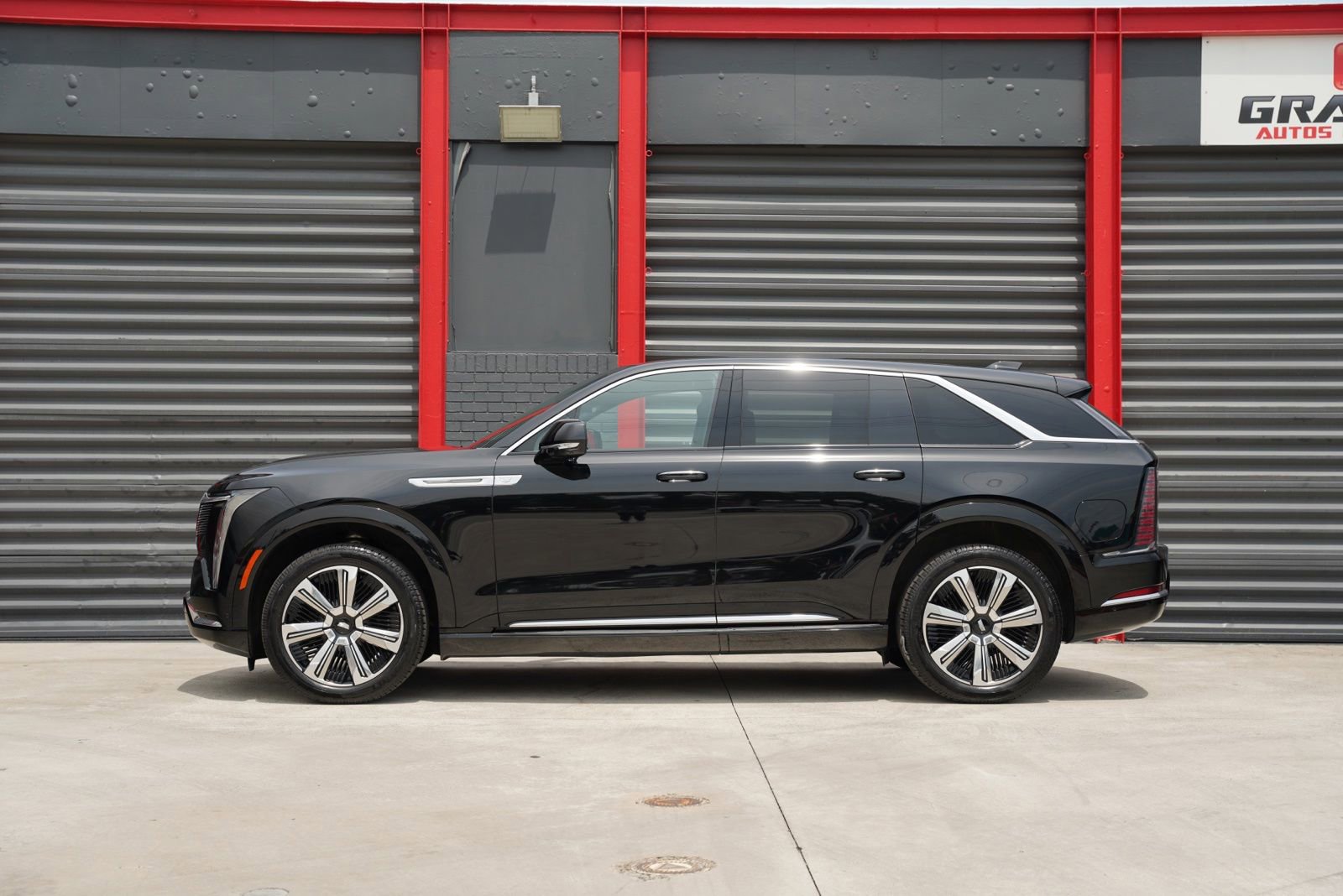 Used 2025 Cadillac Escalade IQ Luxury 2 w/ LPO, Premium Carpet Package AWD/4WD image 7