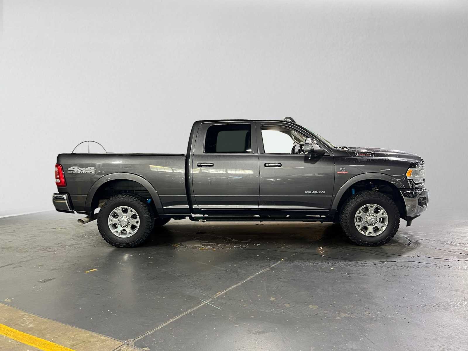 Used 2022 RAM 2500 Laramie AWD/4WD image 2