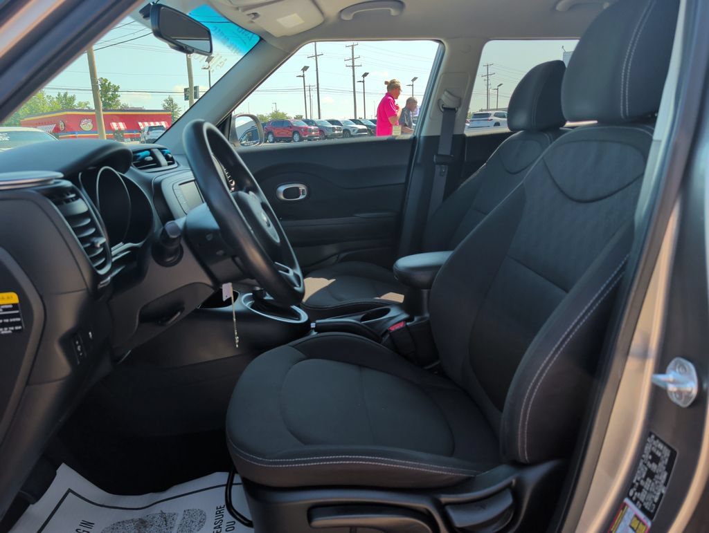 Used 2018 Kia Soul FWD image 8