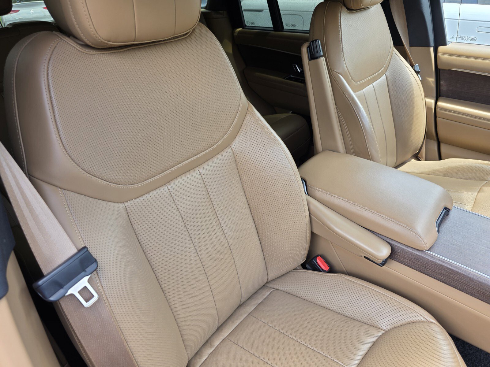 Certified 2023 Land Rover Range Rover SE AWD/4WD image 26