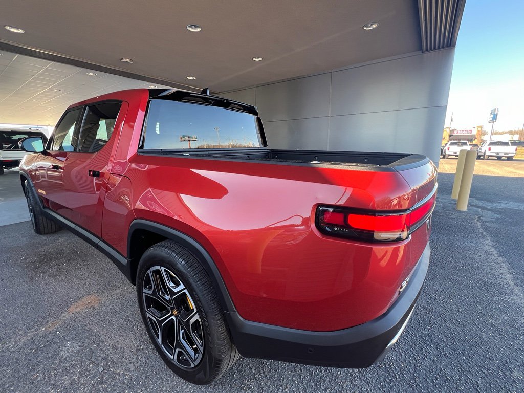 Used 2023 Rivian R1T Adventure image 7