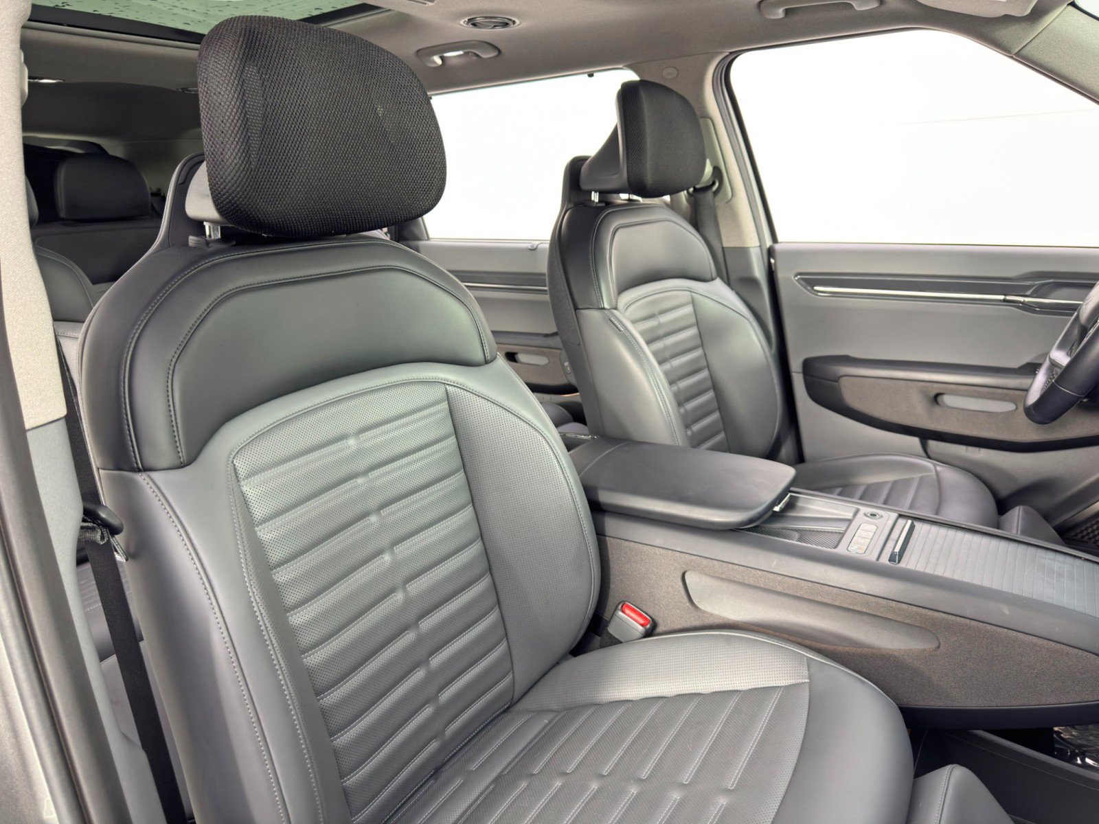 Used 2024 Kia EV9 Land image 46