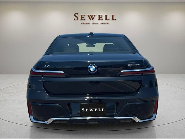 Used 2025 BMW i7 eDrive50 w/ M Sport Package RWD image 4