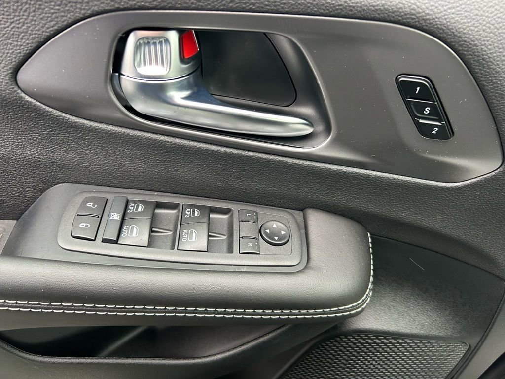 New 2026 Chrysler Pacifica Select w/ S Appearance Package image 15
