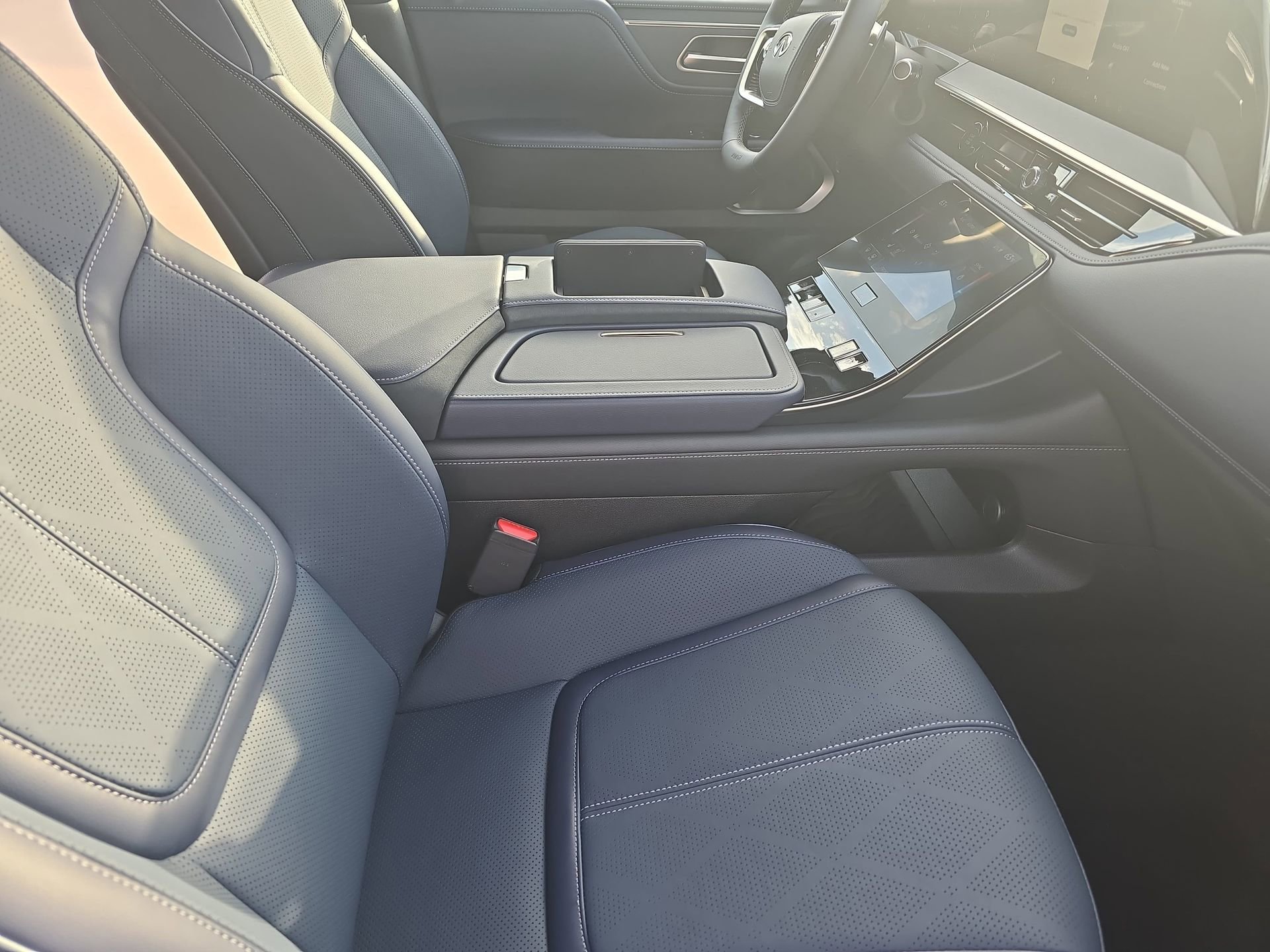 New 2026 INFINITI QX80 4WD image 10