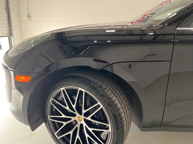 Used 2025 Porsche Macan T image 12