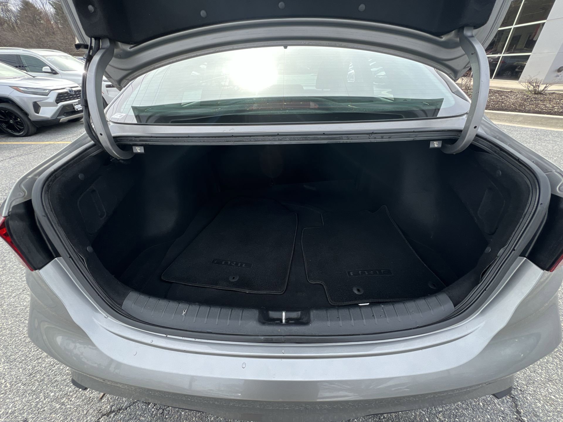 Used 2023 Kia Forte LXS w/ LXS Technology Package image 24