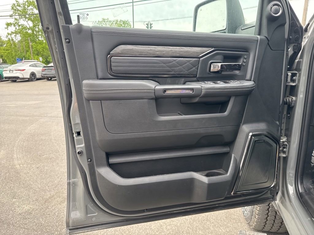 New 2026 RAM 3500 Limited AWD/4WD image 23