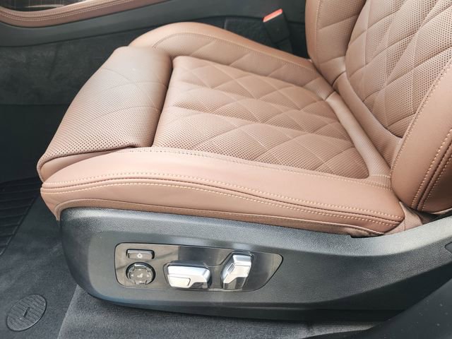 Used 2026 BMW X7 xDrive40i AWD/4WD image 23