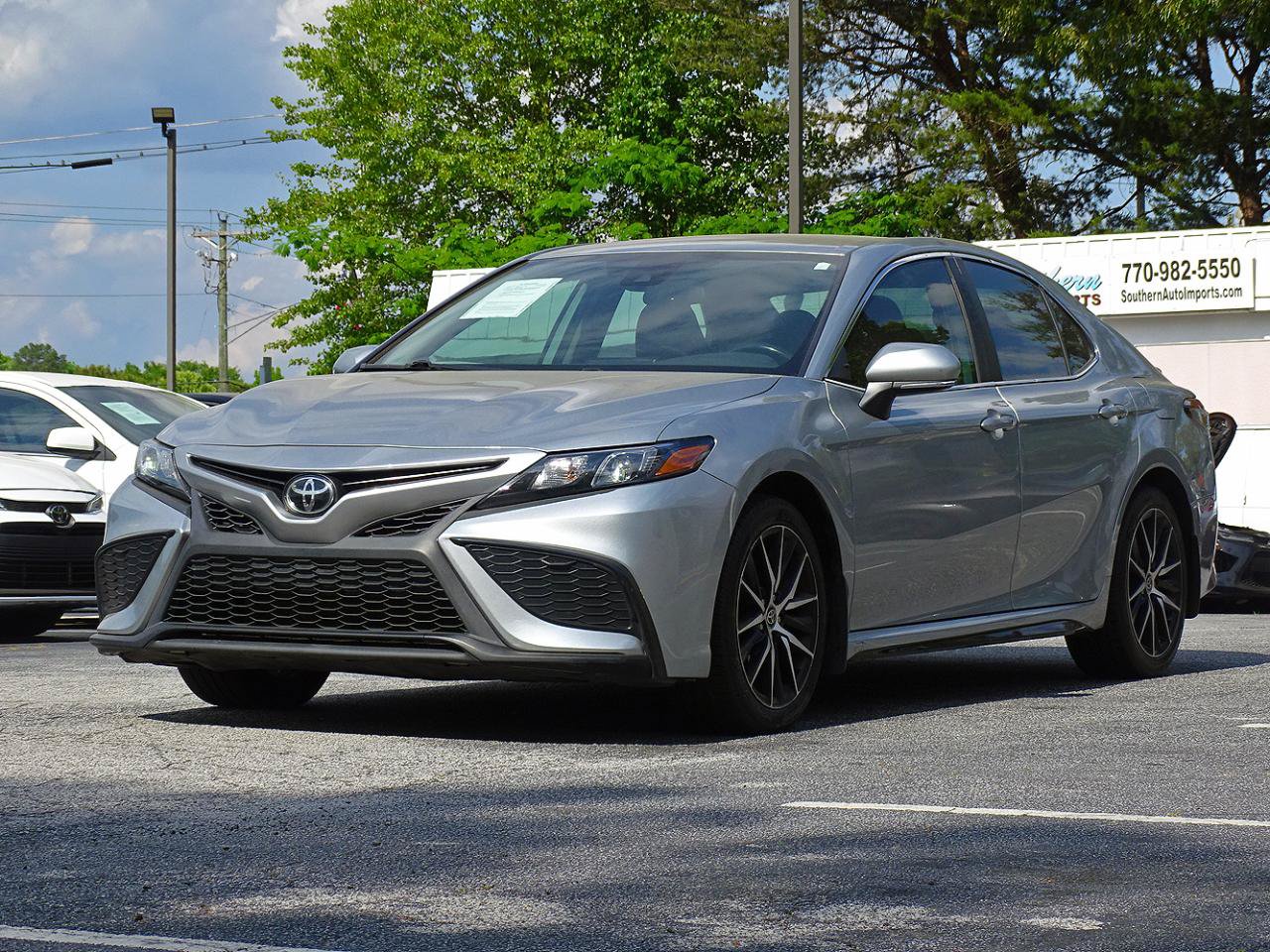 Used 2023 Toyota Camry SE FWD image 5