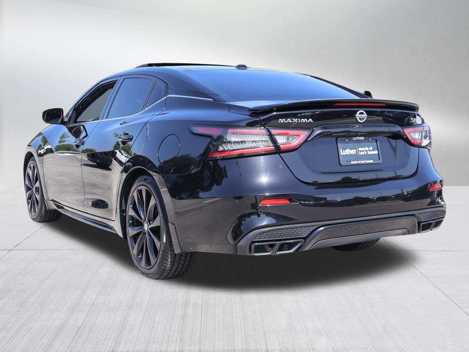 Used 2022 Nissan Maxima SR w/ Sport Mat Group FWD image 5