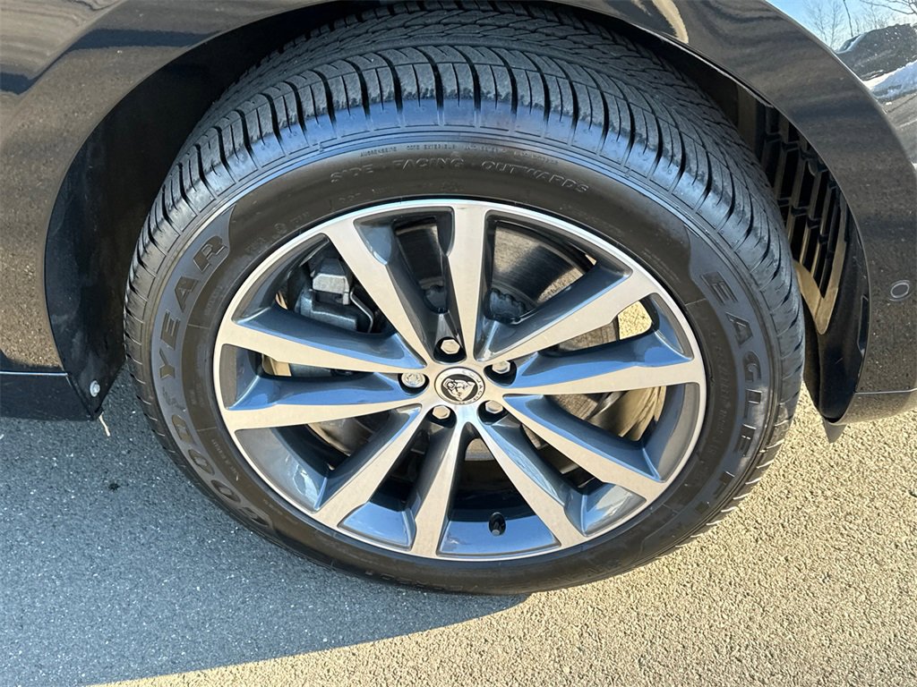 Used 2025 Jaguar F-PACE R-Dynamic S image 7