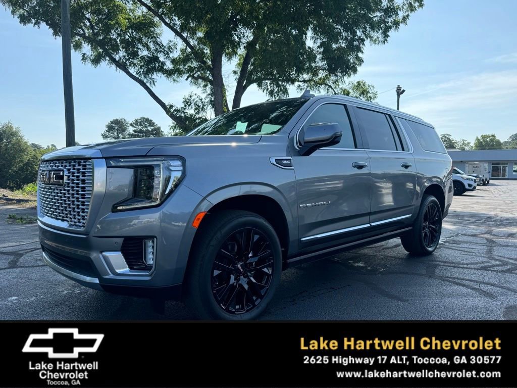 Used 2022 GMC Yukon XL Denali image 1