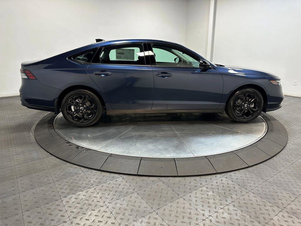 New 2025 Honda Accord SE image 9