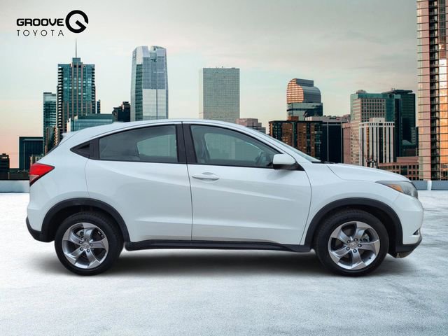 Used 2017 Honda HR-V LX image 7
