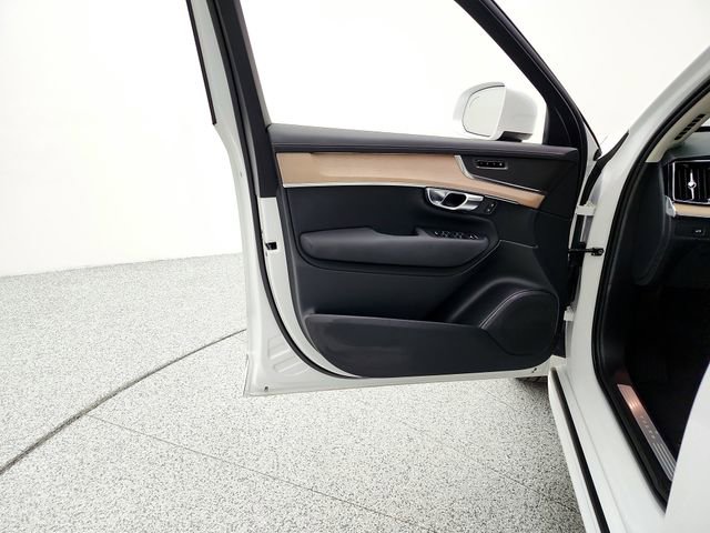 Certified 2025 Volvo XC90 B6 Plus AWD/4WD image 29