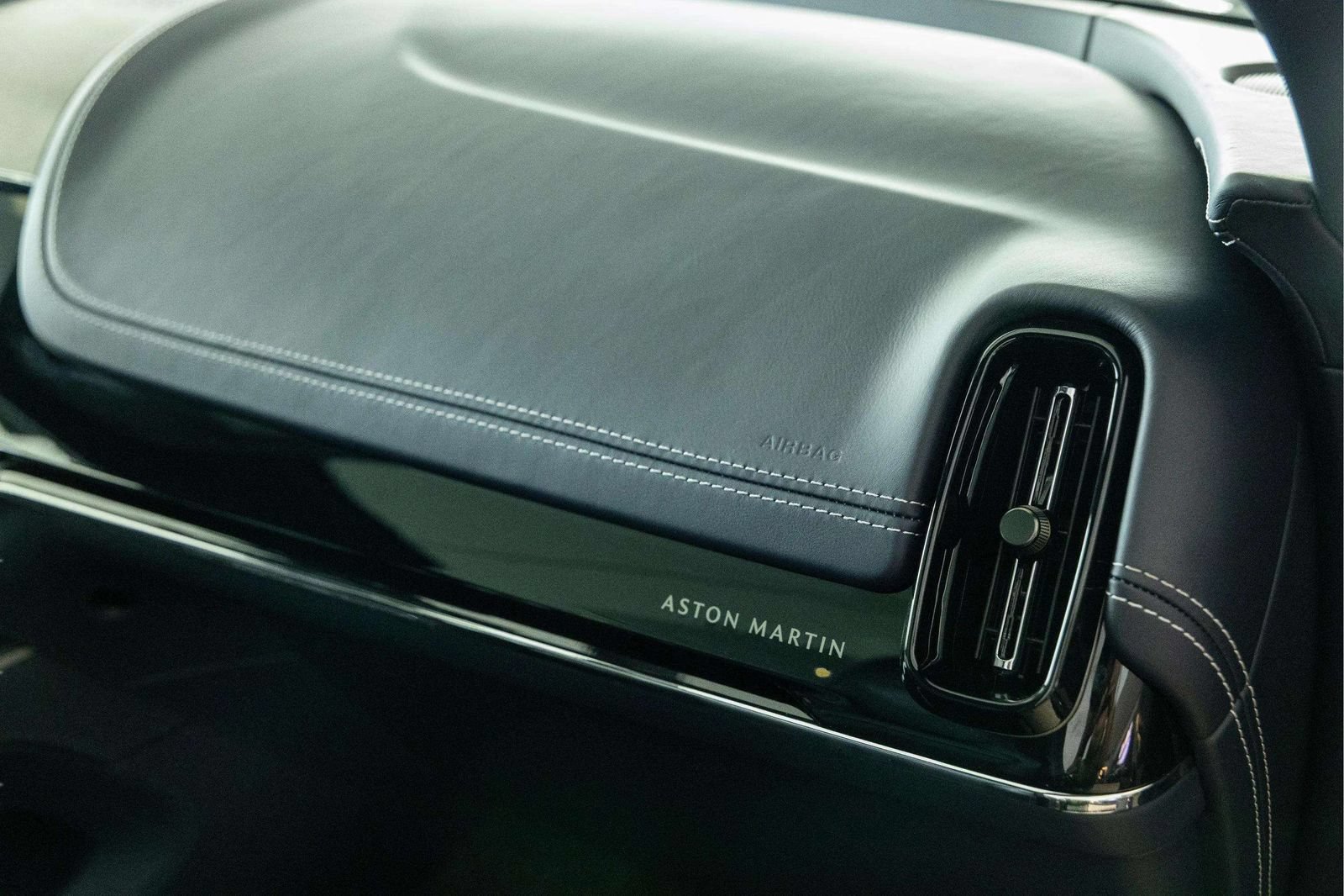 New 2026 Aston Martin DBX 707 AWD/4WD image 32