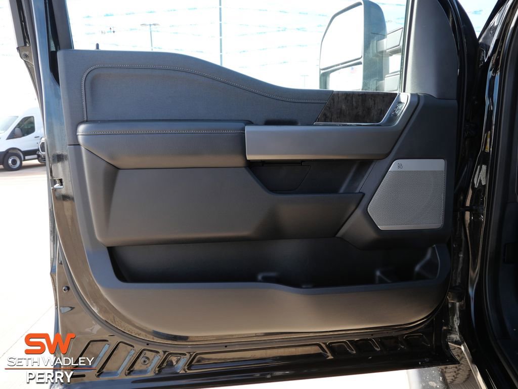 Certified 2025 Ford F250 Lariat w/ FX4 Off-Road Package image 16