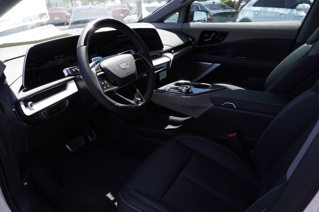 New 2025 Cadillac Optiq Luxury 1 AWD/4WD image 16
