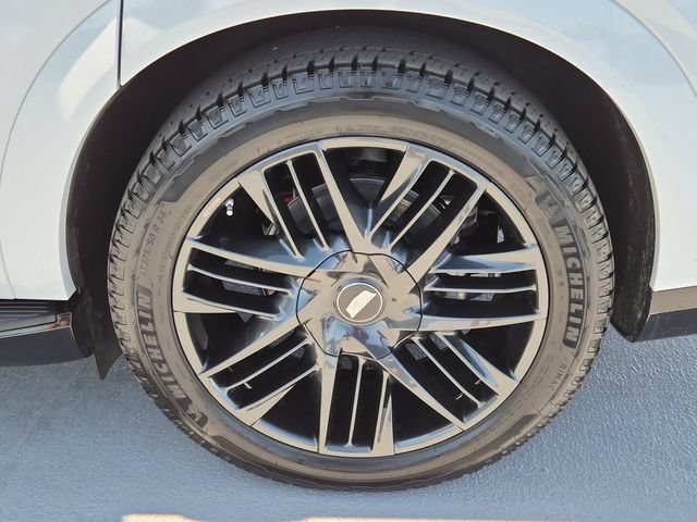 New 2026 Cadillac Escalade IQL Sport 2 w/ LPO, ONYX Package AWD/4WD image 12