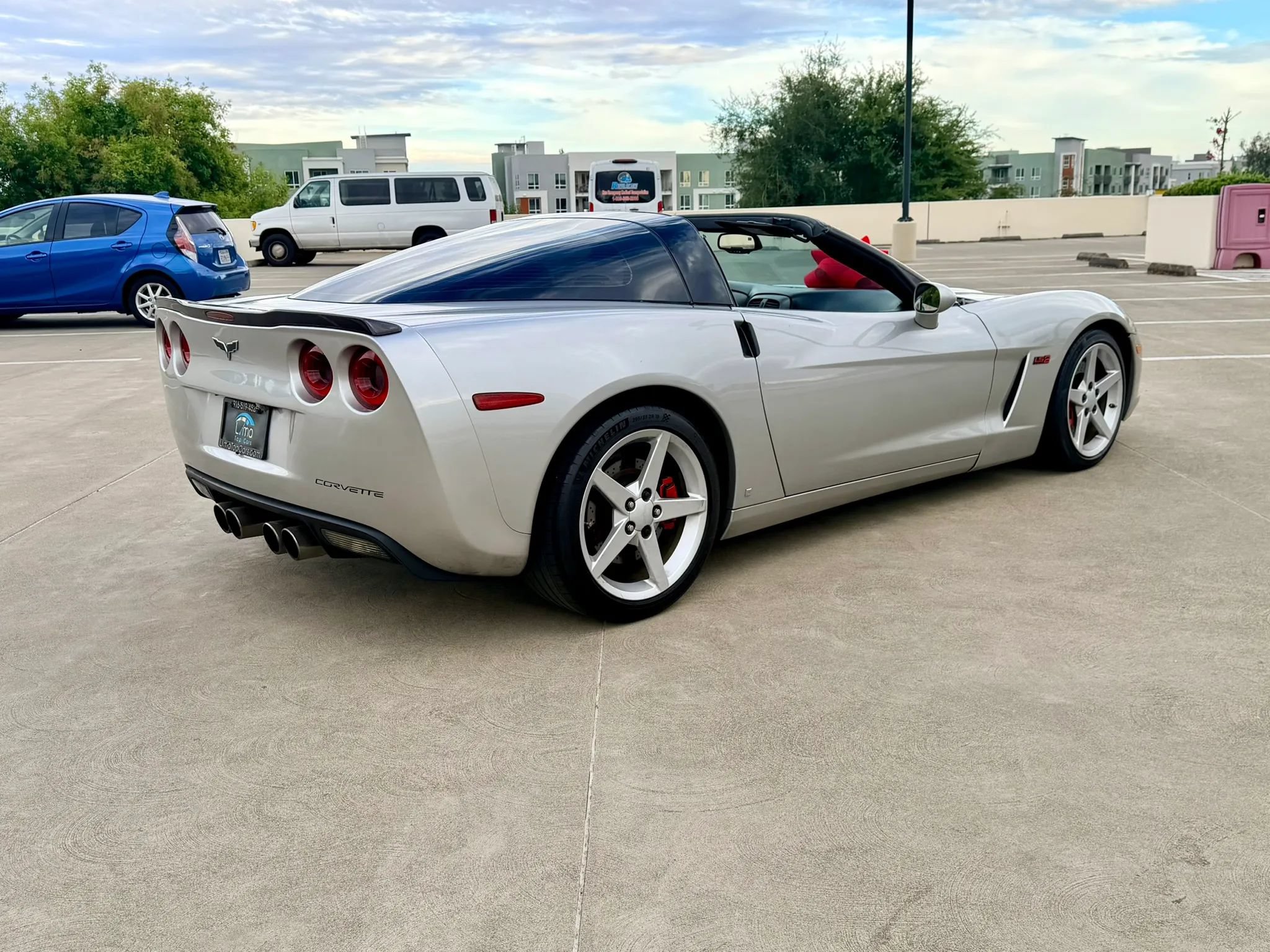 Used 2007 Chevrolet Corvette Coupe w/ Preferred Equipment Group RWD image 4