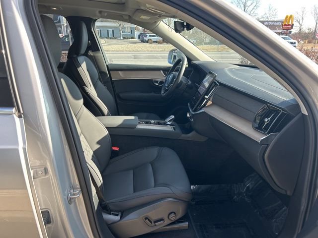 Certified 2025 Volvo XC90 B6 Plus image 15