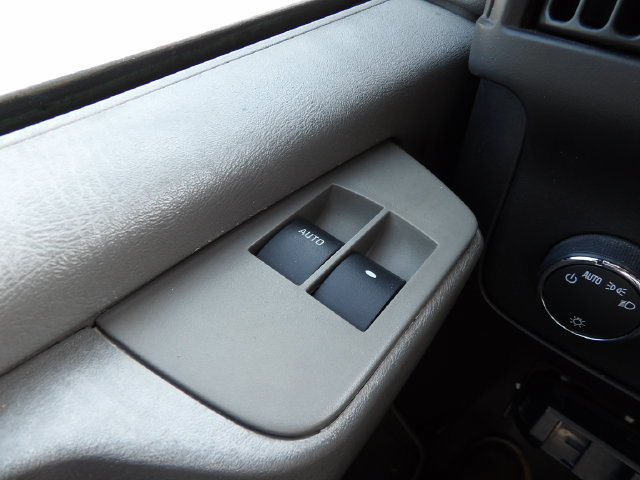 Used 2010 Chevrolet Express 2500 Extended w/ Preferred Equipment Group RWD image 23
