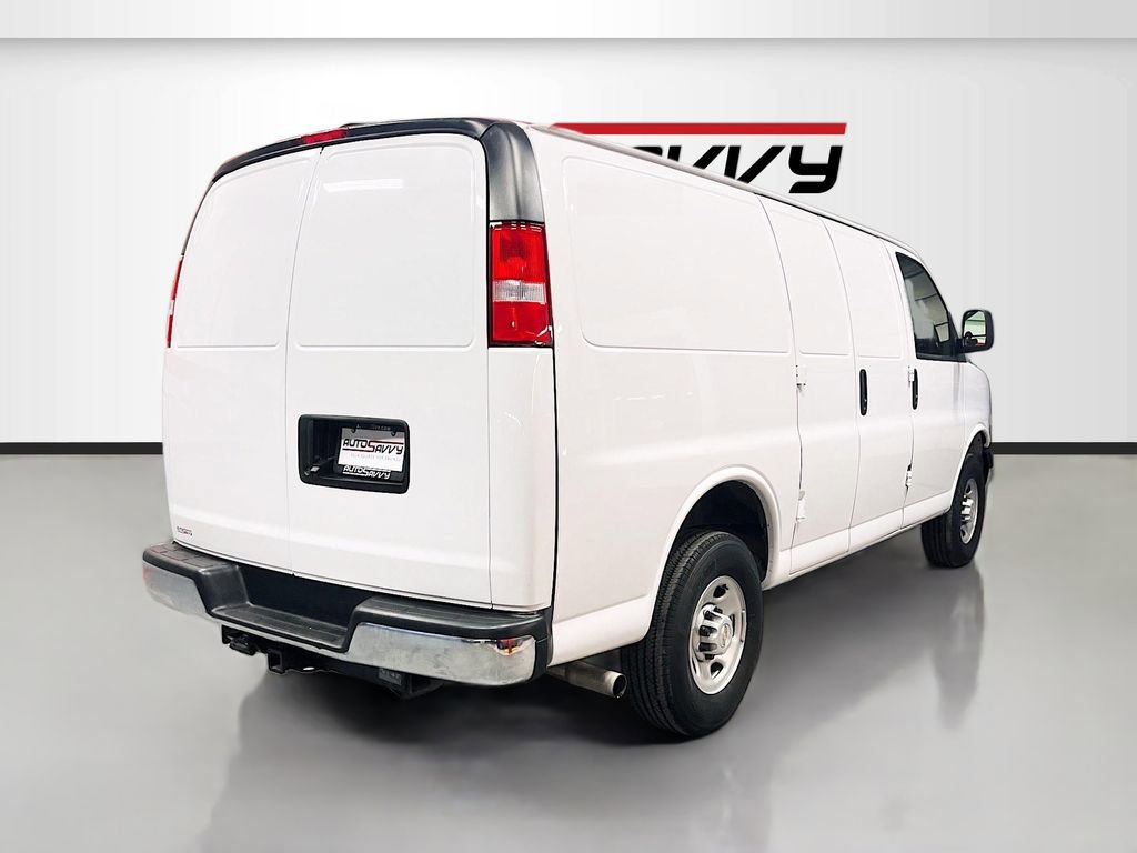 Used 2024 Chevrolet Express 2500 w/ Driver Convenience Package image 7