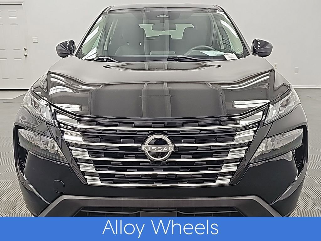 Used 2024 Nissan Rogue SV image 4