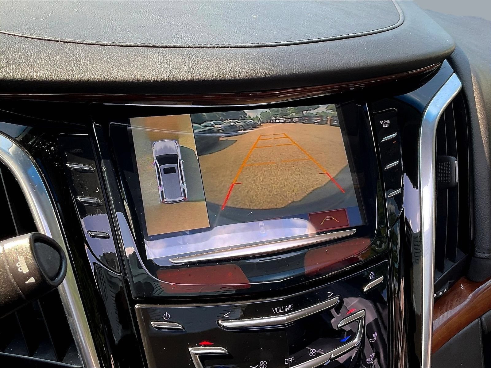 Used 2019 Cadillac Escalade Luxury AWD/4WD image 16