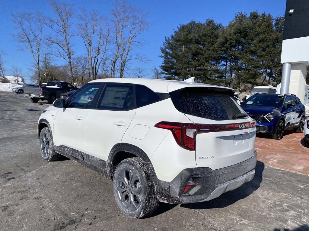 New 2026 Kia Seltos LX image 3