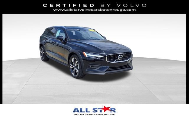 Certified 2025 Volvo V60 B5 Cross Country Plus image 1