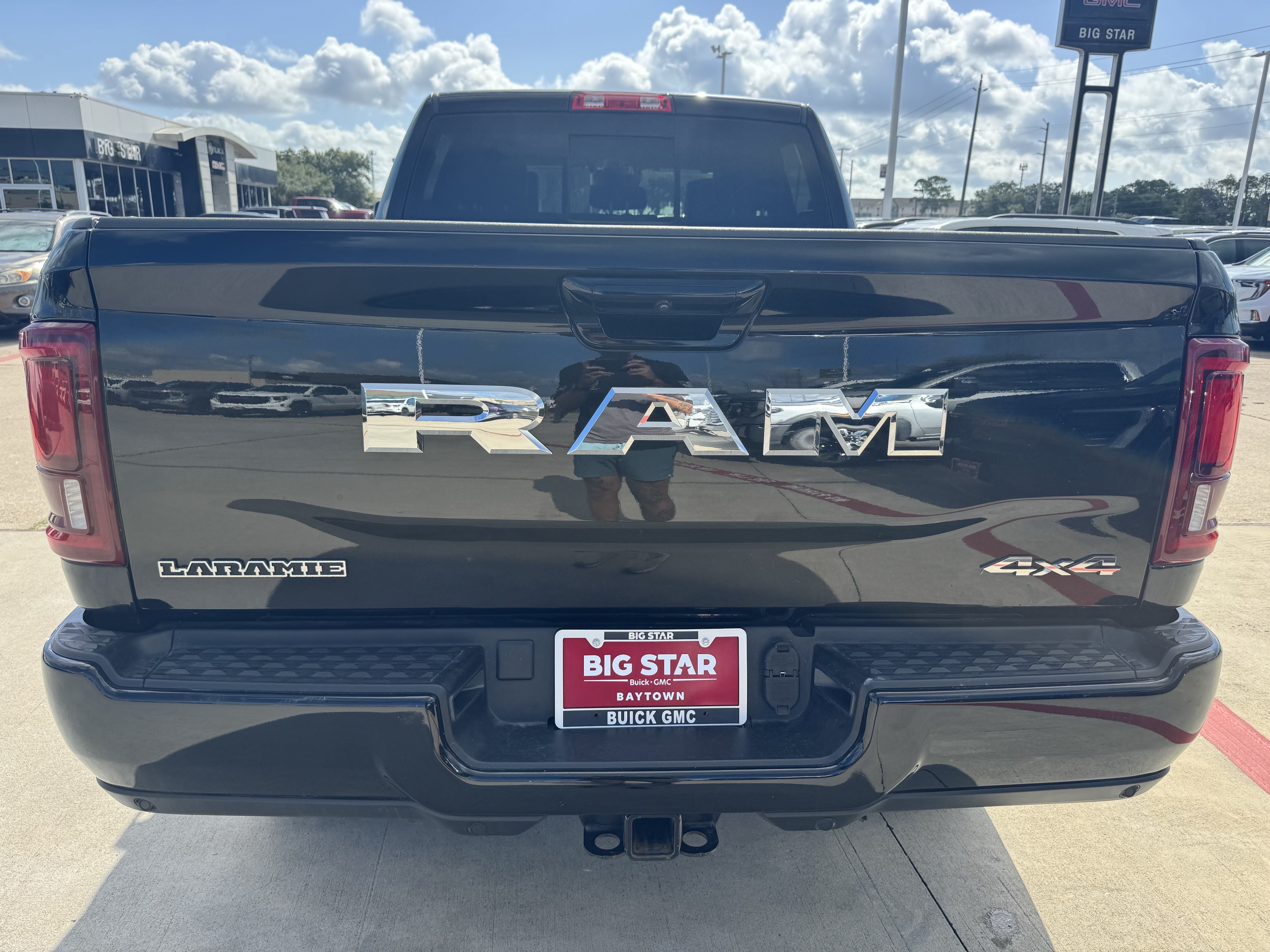 Used 2025 RAM 2500 Laramie AWD/4WD image 7