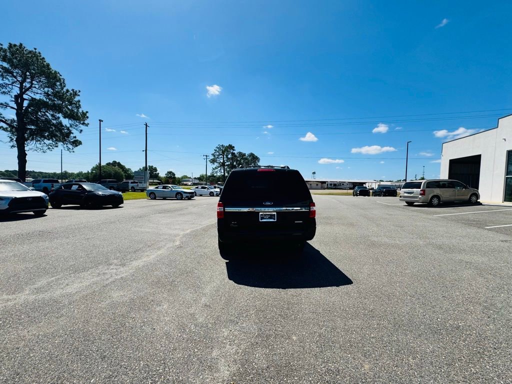 Used 2016 Ford Expedition XLT w/ Equipment Group 202A image 5