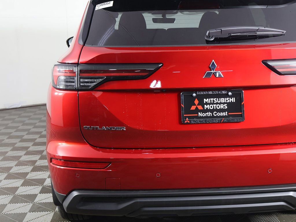 New 2026 Mitsubishi Outlander ES AWD/4WD image 16