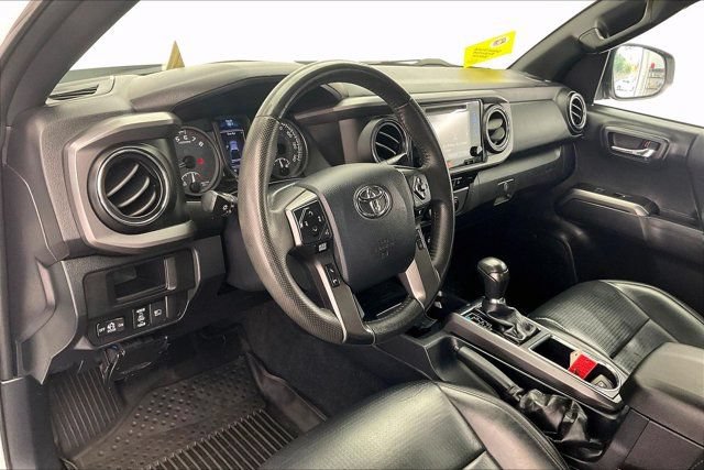Used 2019 Toyota Tacoma TRD Off-Road w/ TRD Premium Off Road Package AWD/4WD image 14