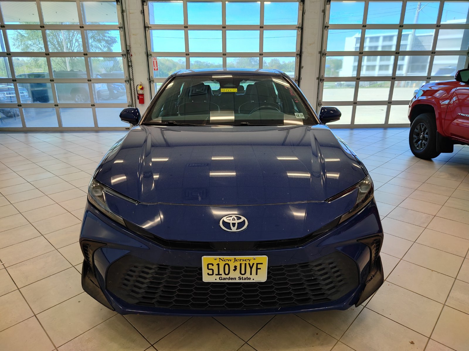 Used 2025 Toyota Camry SE FWD image 8