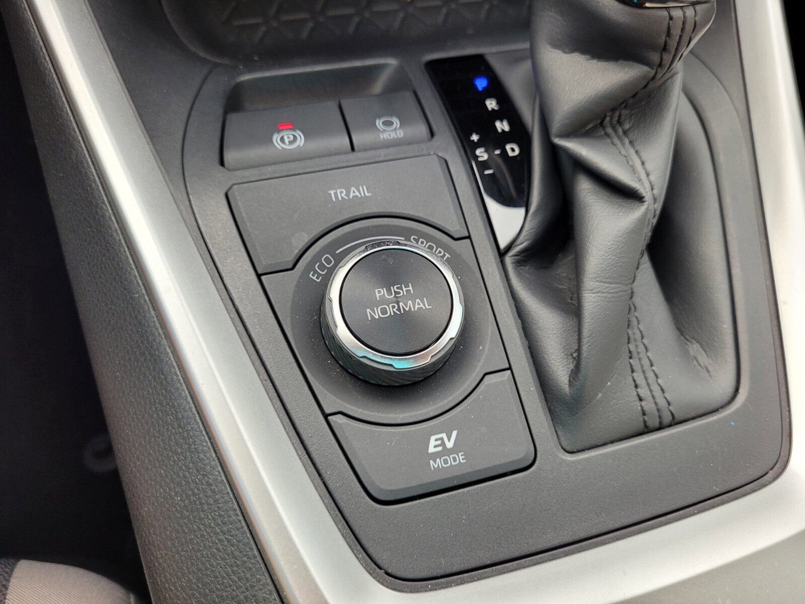 Certified 2023 Toyota RAV4 XLE image 30