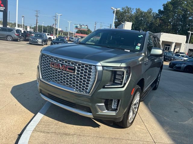Used 2024 GMC Yukon Denali w/ Advanced Technology Package RWD image 3