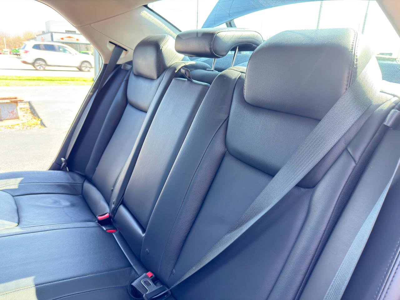 Used 2015 Chrysler 300 Limited w/ Driver Convenience Group image 24