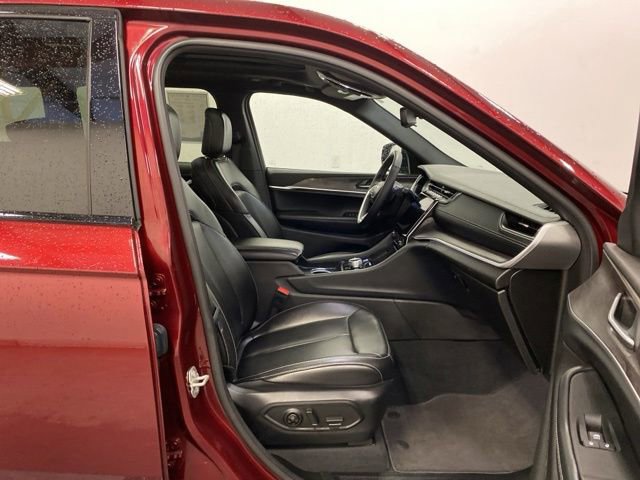 Used 2024 Jeep Grand Cherokee Limited w/ Black Appearance Package AWD/4WD image 26