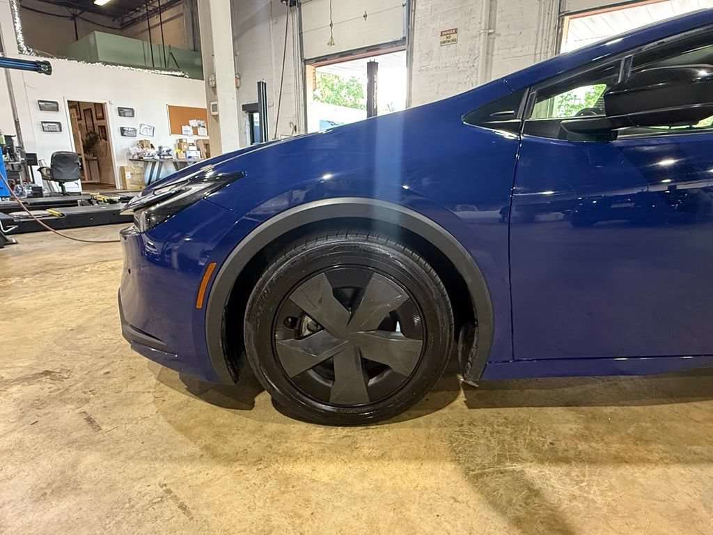 Used 2023 Toyota Prius LE FWD image 10